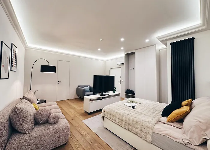 Merlot & Silver Apartments