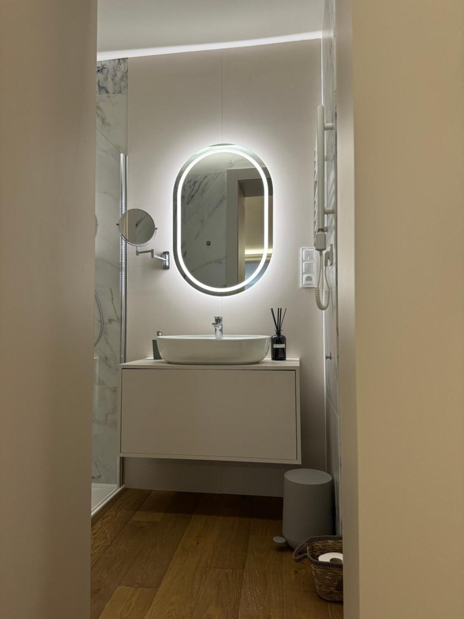 Merlot & Silver Apartment Torun