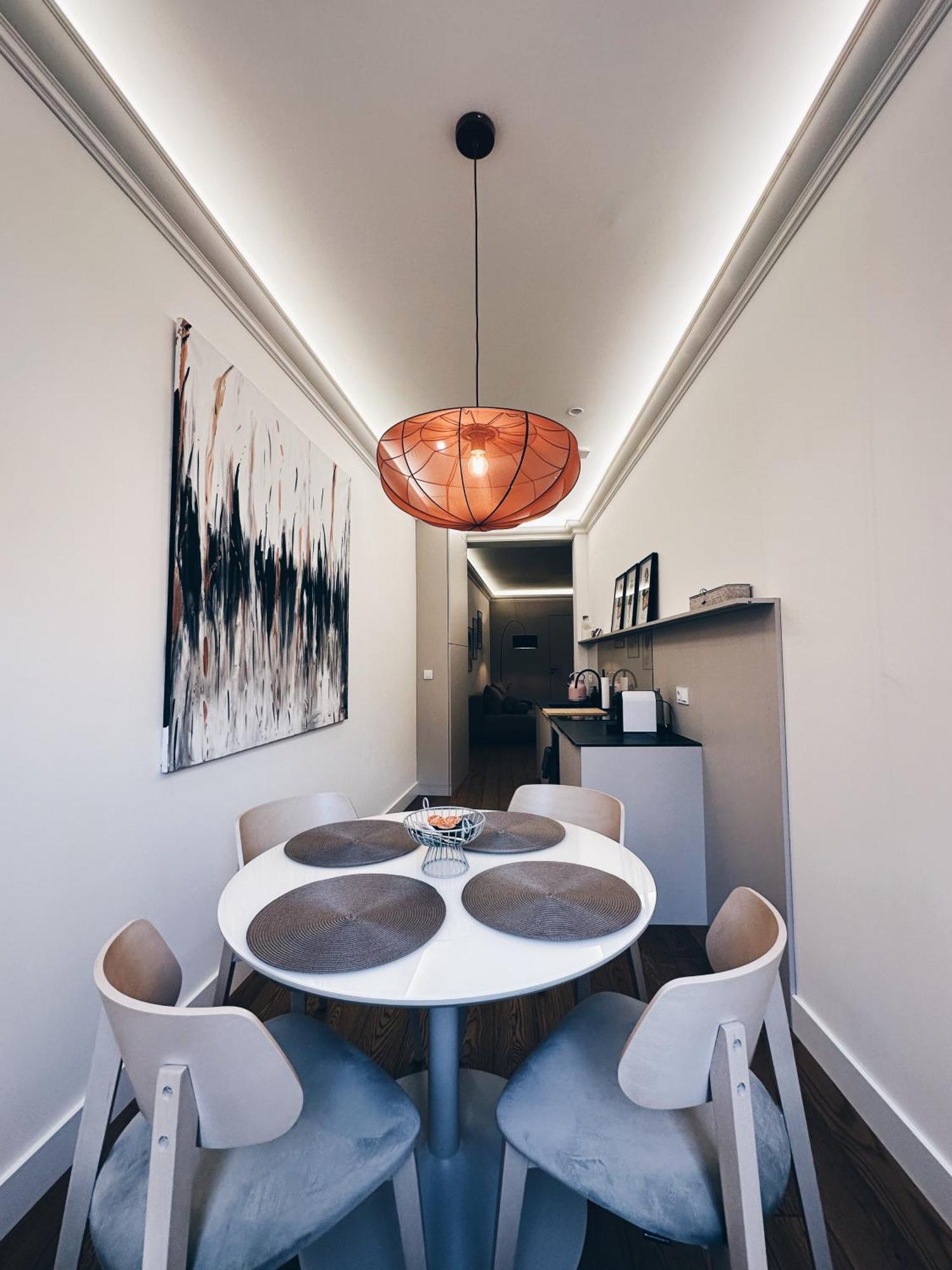 Merlot & Silver Apartment *