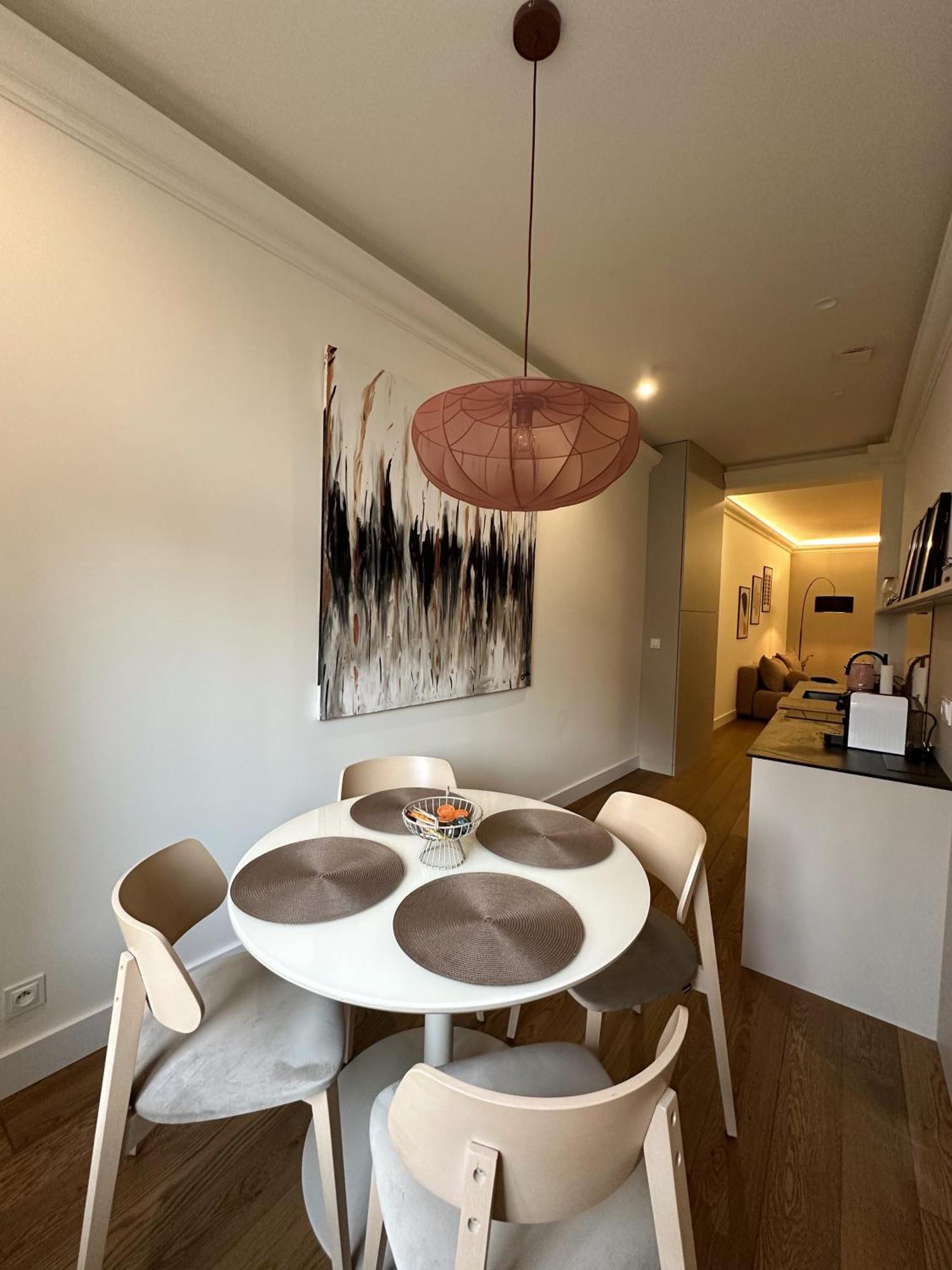 Merlot & Silver Apartment *